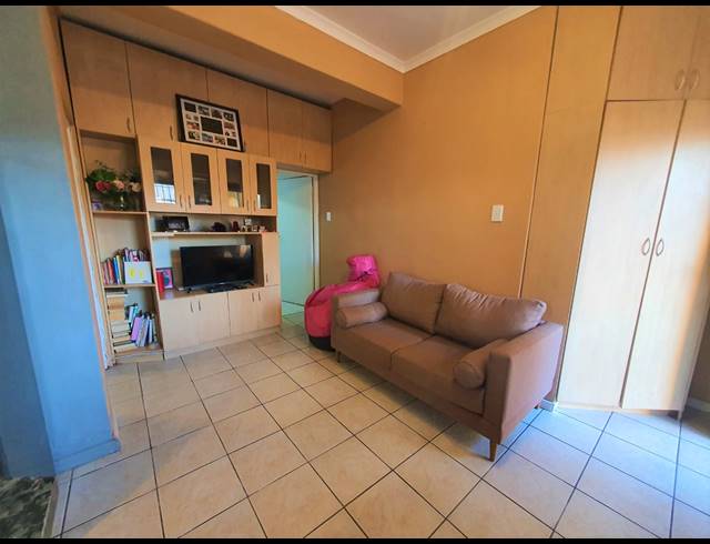 1 BEDROOM APARTMENT TO LET IN GLENLILLY